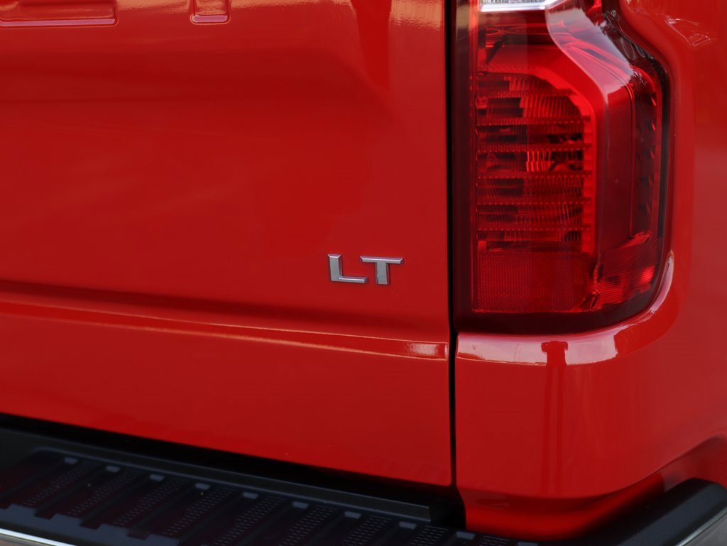 2022 Chevrolet Silverado LT photo 32