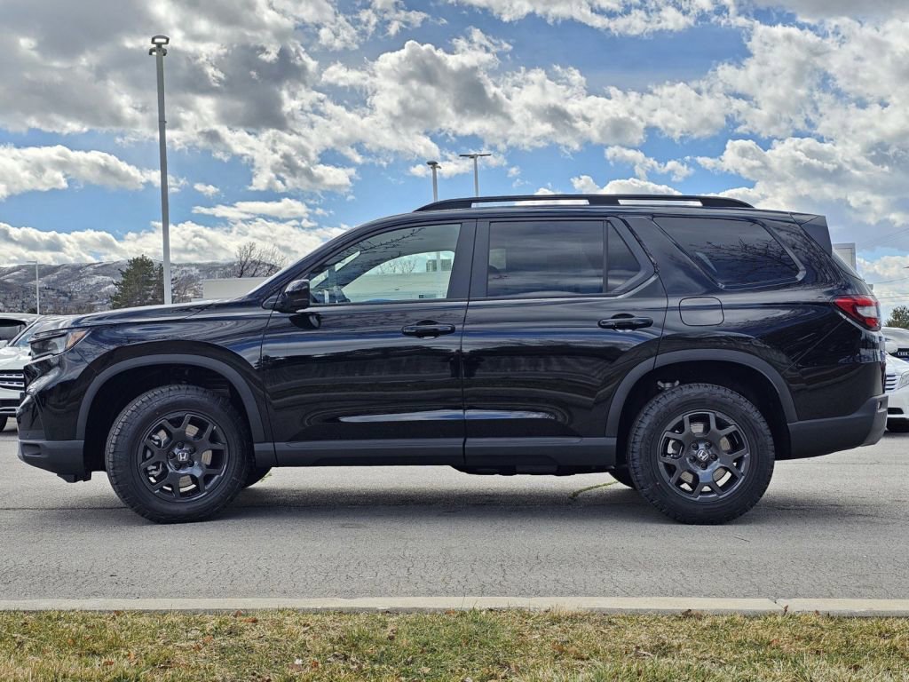 2025 Honda Pilot TrailSport photo 4