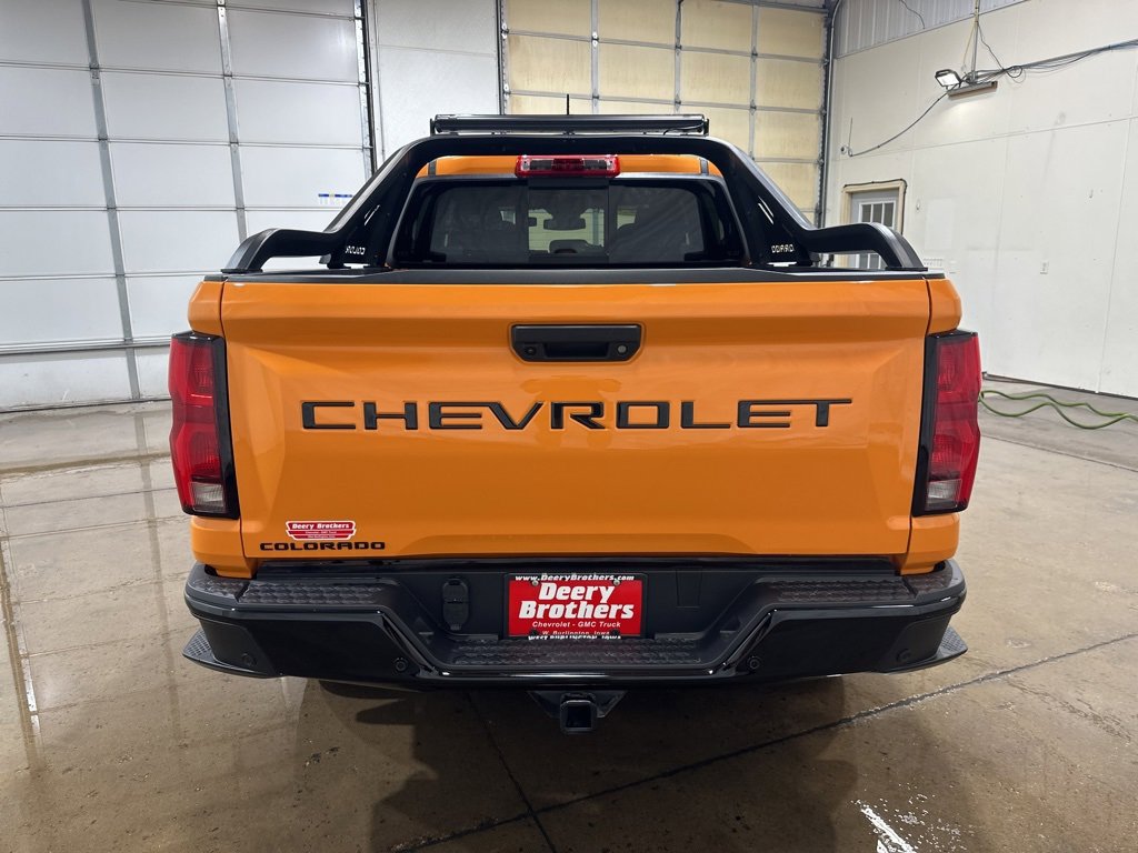 2025 Chevrolet Colorado Z71 photo 3