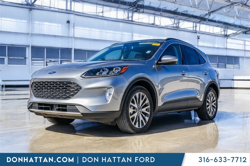 2022 Ford Escape Titanium's photo