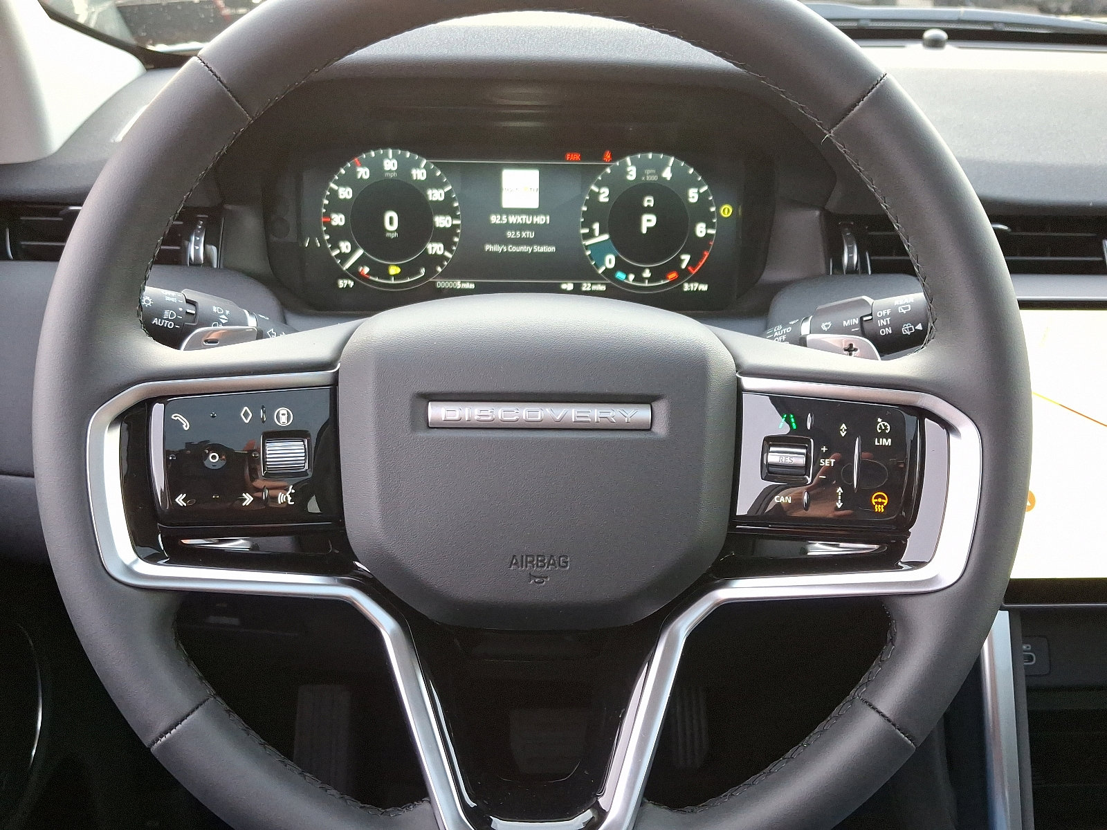 2025 Land Rover Discovery Sport S photo 19
