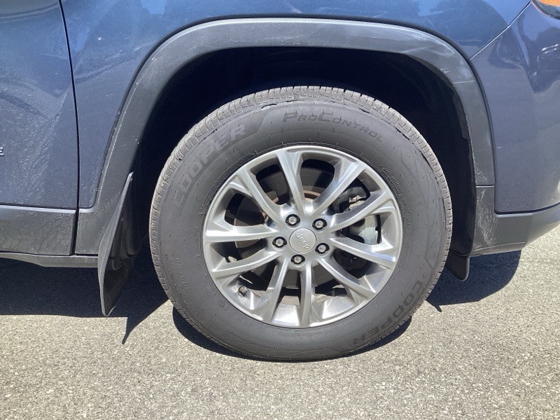2021 Jeep Cherokee Latitude Lux photo 9