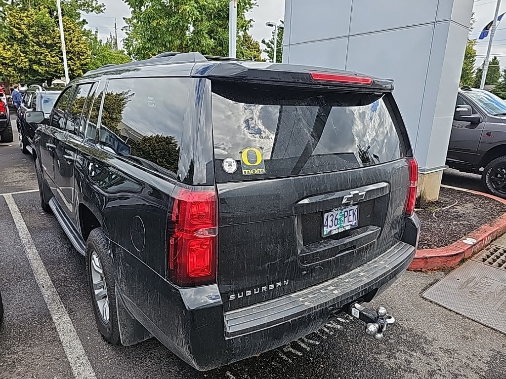2016 Chevrolet Suburban LT photo 2