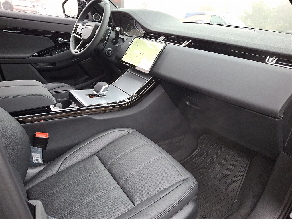 2025 Land Rover Range Rover Evoque S photo 3