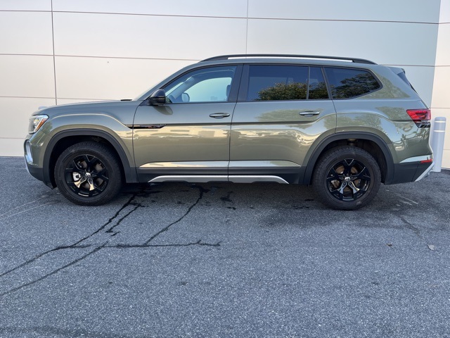 2024 Volkswagen Atlas Peak Edition SE Technology photo 13