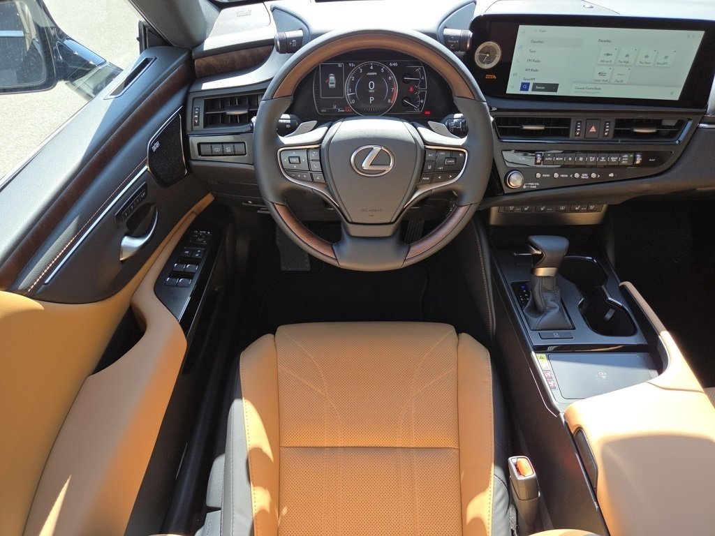 2025 Lexus ES 350 Ultra Luxury photo 2
