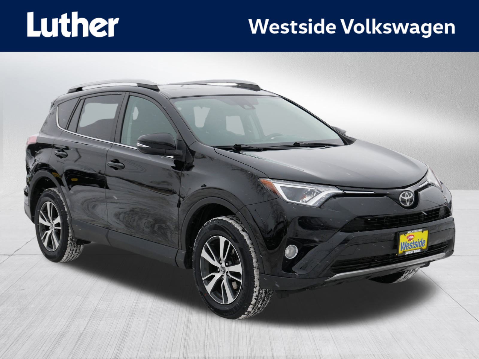 2018 Toyota RAV4 XLE's photo