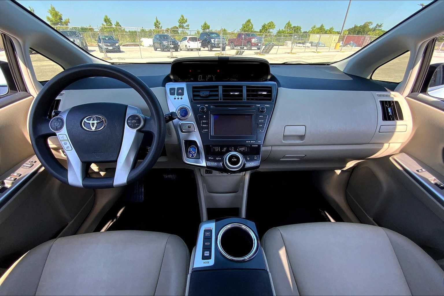 2012 Toyota Prius V Five photo 14