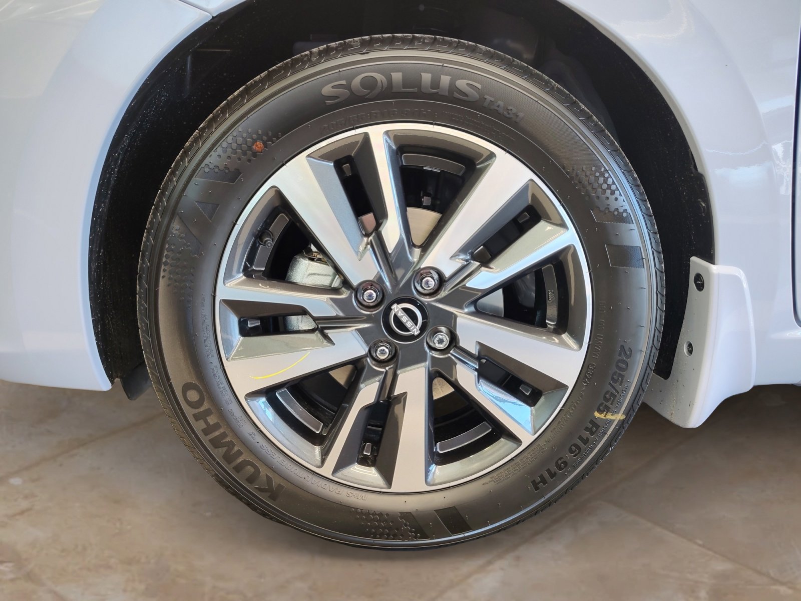 2025 Nissan Versa SV photo 22