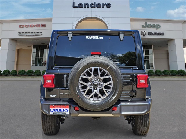 2025 Jeep Wrangler Sahara photo 3