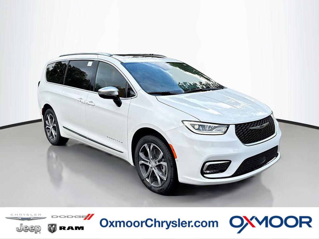 2026 Chrysler Pacifica Pinnacle's photo