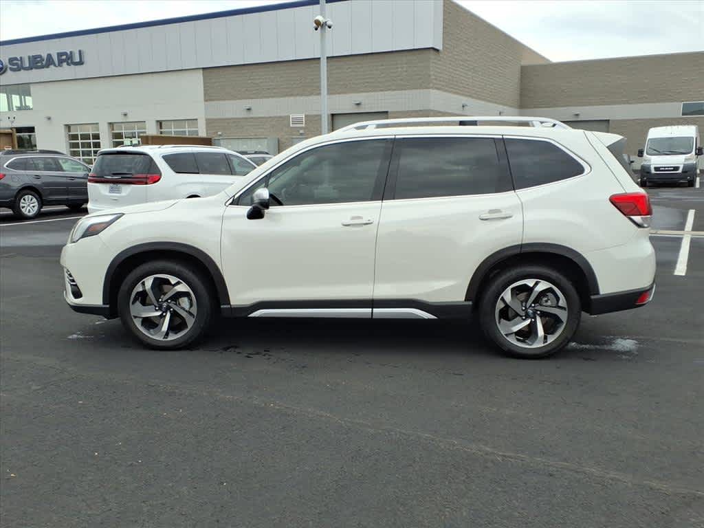 2022 Subaru Forester Touring photo 4