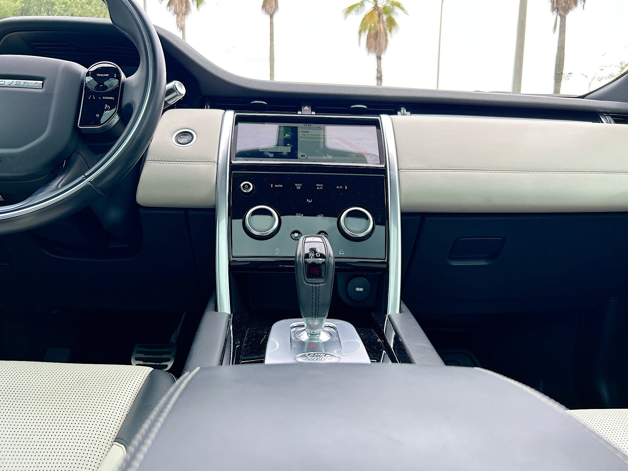 2020 Land Rover Discovery Sport SE R-Dynamic photo 13