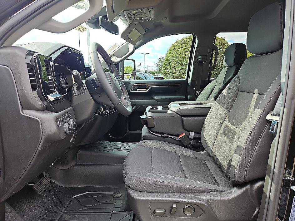 2025 Chevrolet Silverado 2500HD LT photo 10