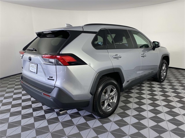 2024 Toyota RAV4 Hybrid LE photo 5