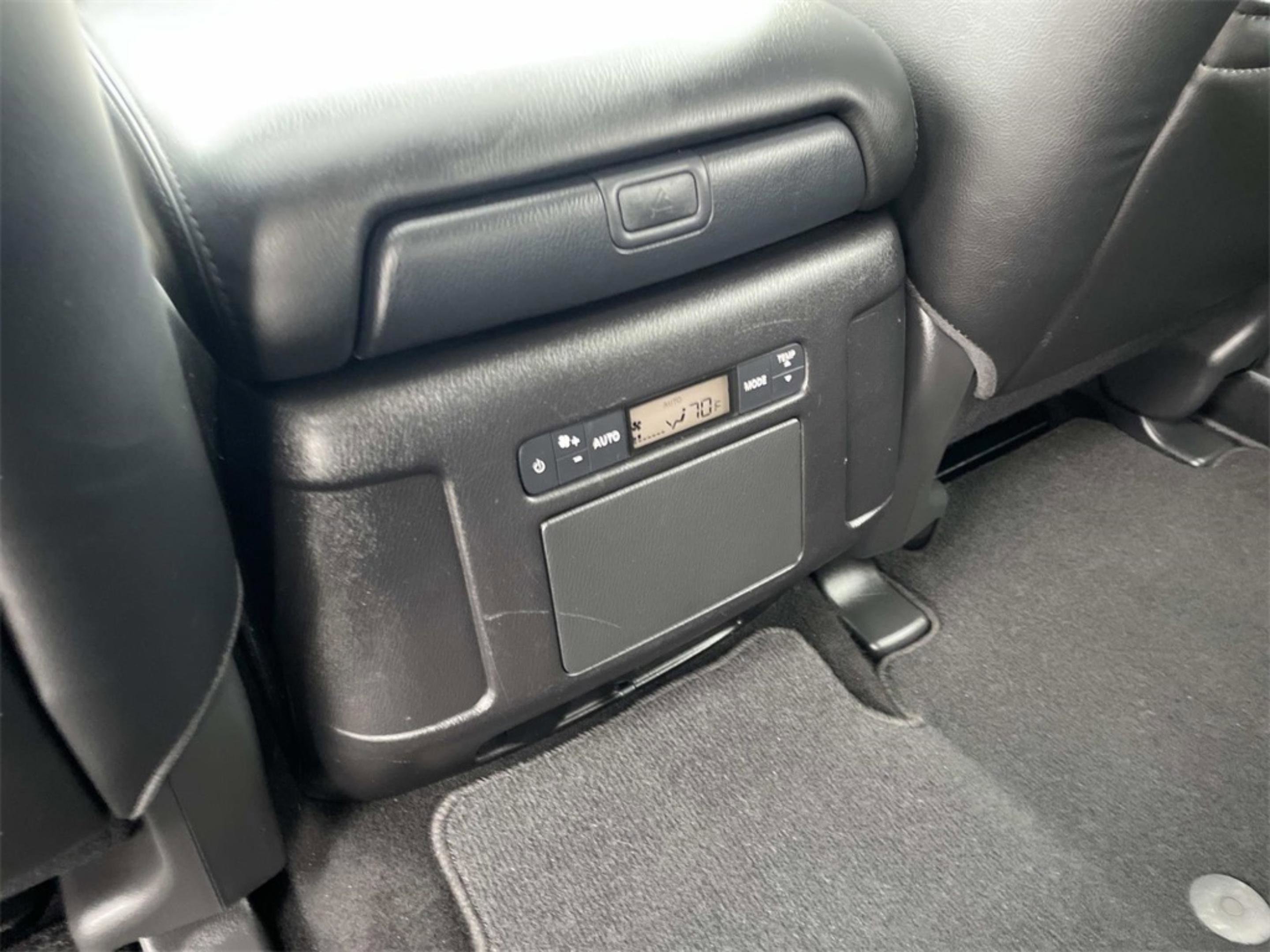 2024 Nissan Armada SL photo 4