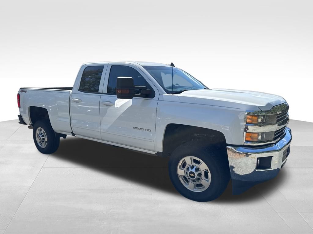 2017 Chevrolet Silverado 2500HD LT photo 2