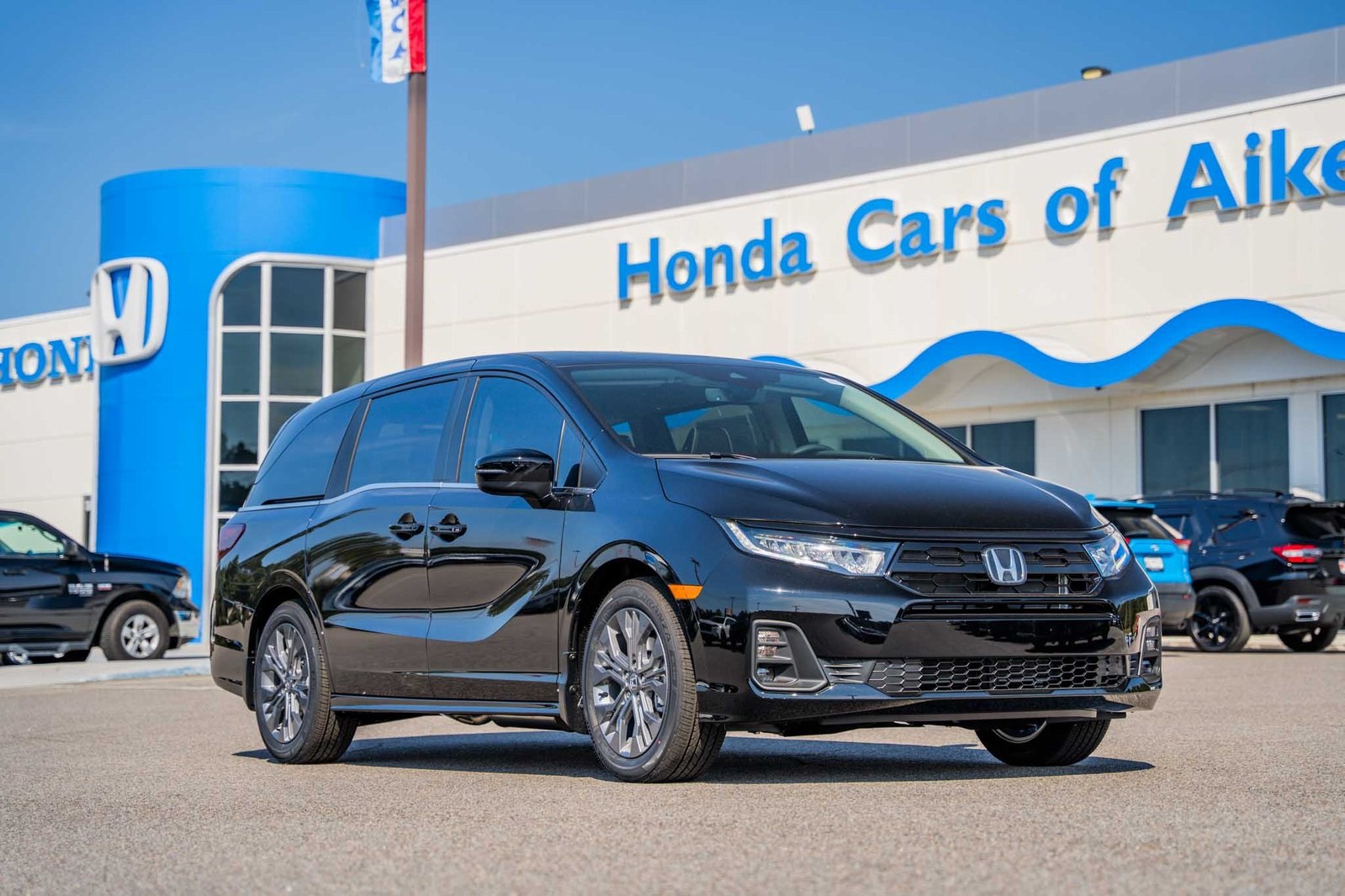 2026 Honda Odyssey Touring's photo