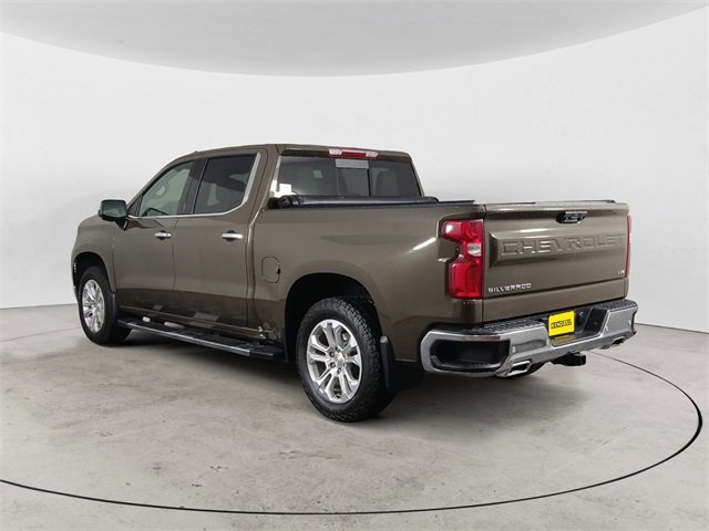 2023 Chevrolet Silverado LT photo 2