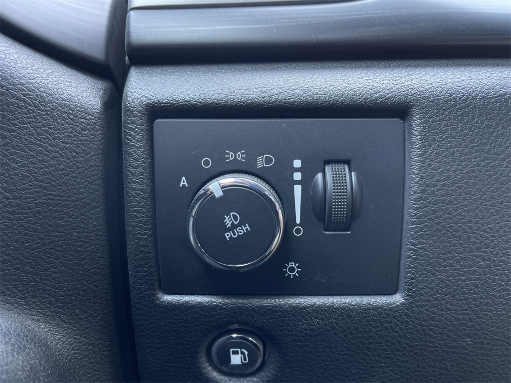 2021 Jeep Grand Cherokee Laredo X photo 12