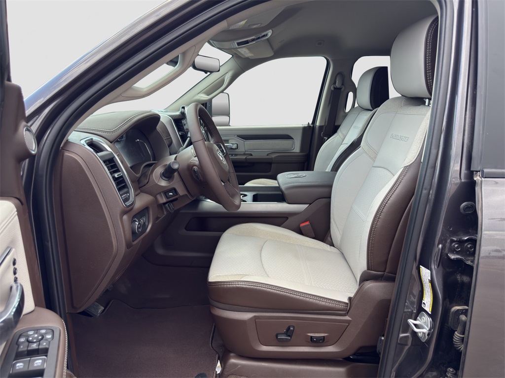 2025 Ram 2500 Laramie photo 9