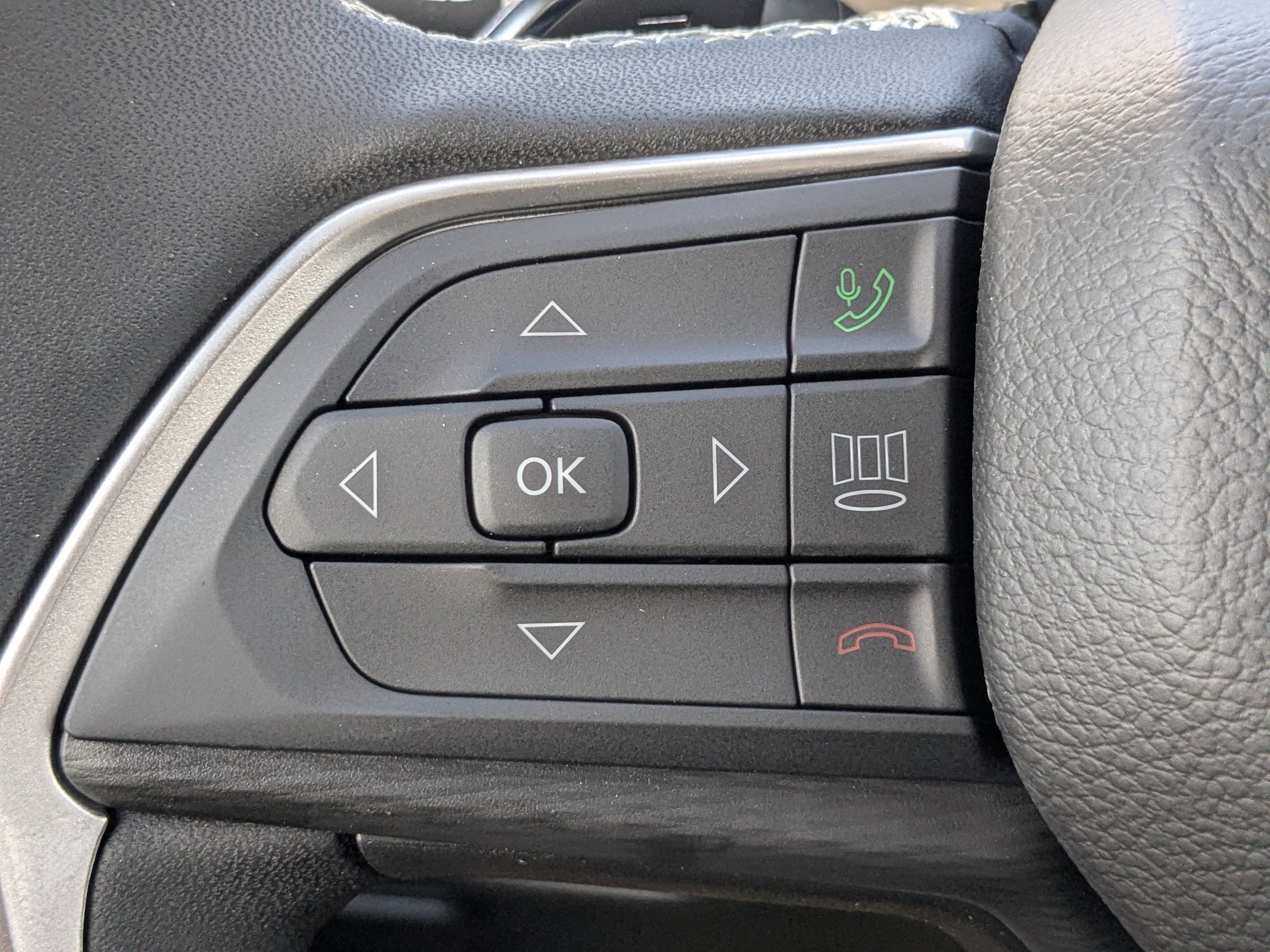 2025 Jeep Grand Cherokee Laredo Altitude photo 23