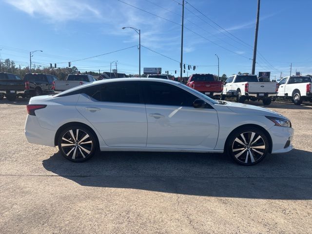 2022 Nissan Altima SR
