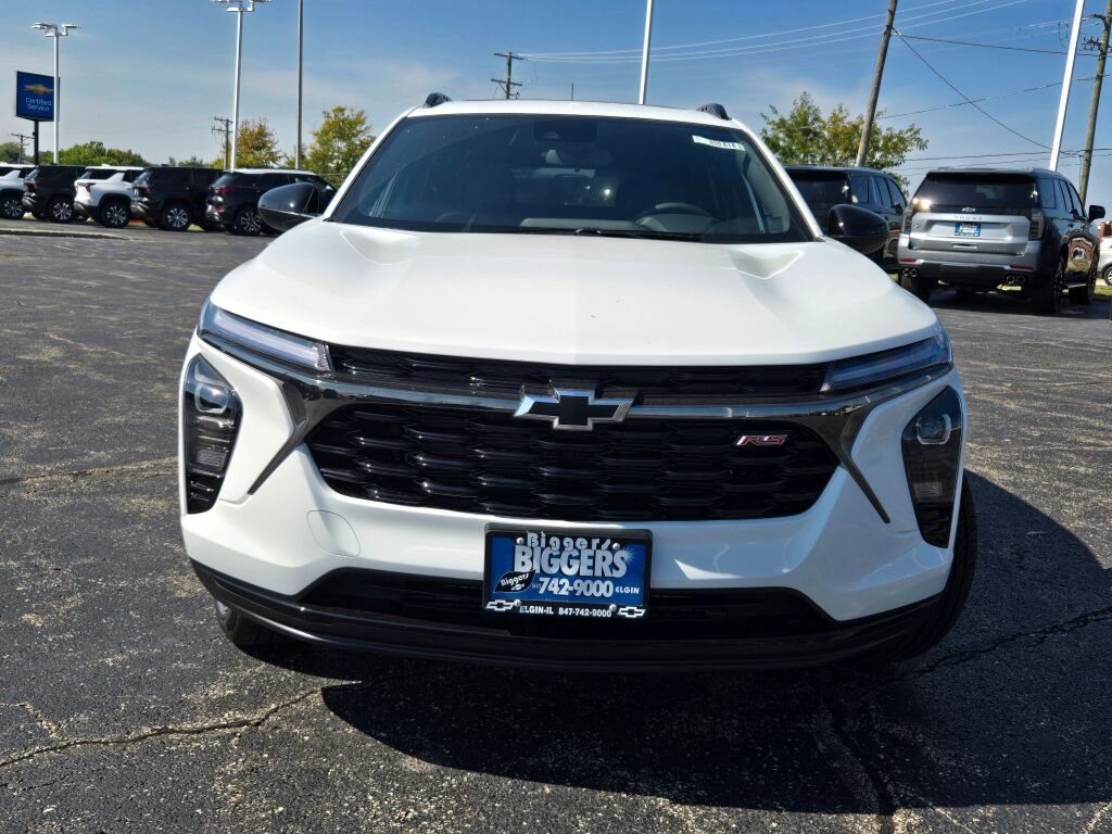 2025 Chevrolet Trax photo 2