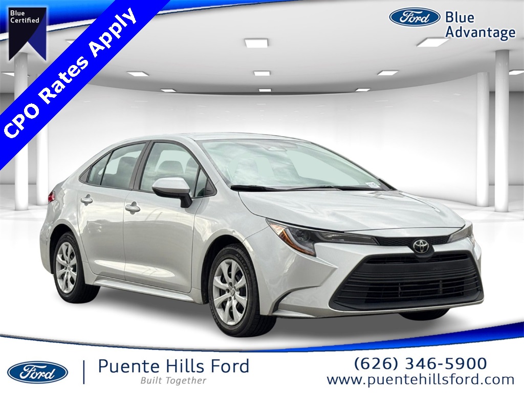 2024 Toyota Corolla LE's photo