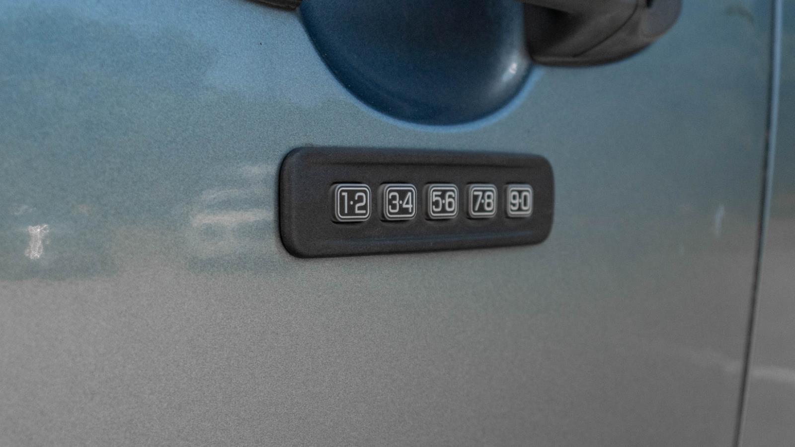 2010 Ford Escape XLT photo 4