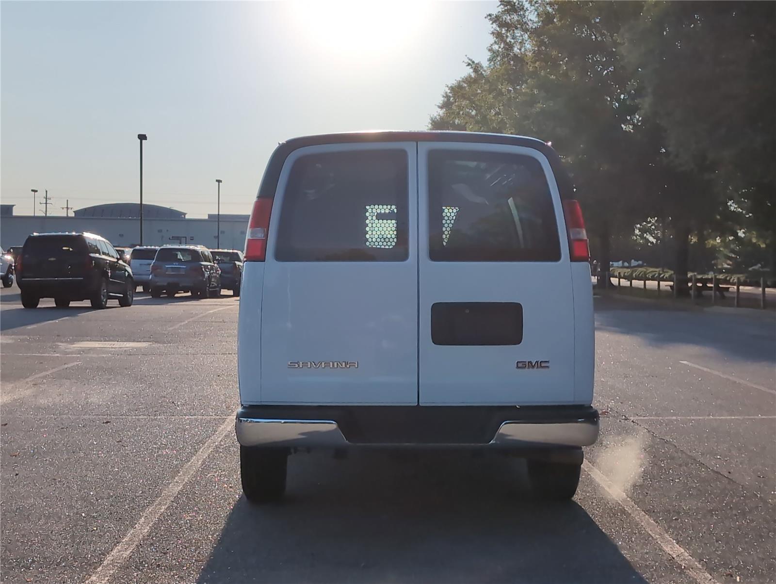 2023 Gmc Savana 2500 Cargo photo 2