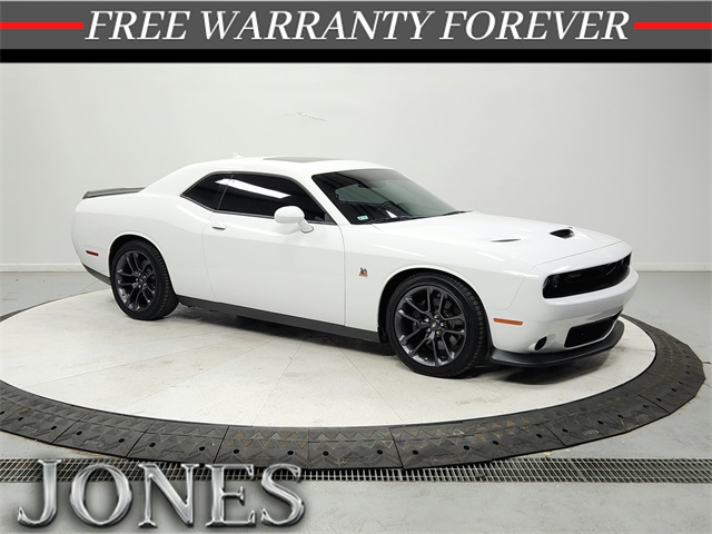 2023 Dodge Challenger R/T's photo