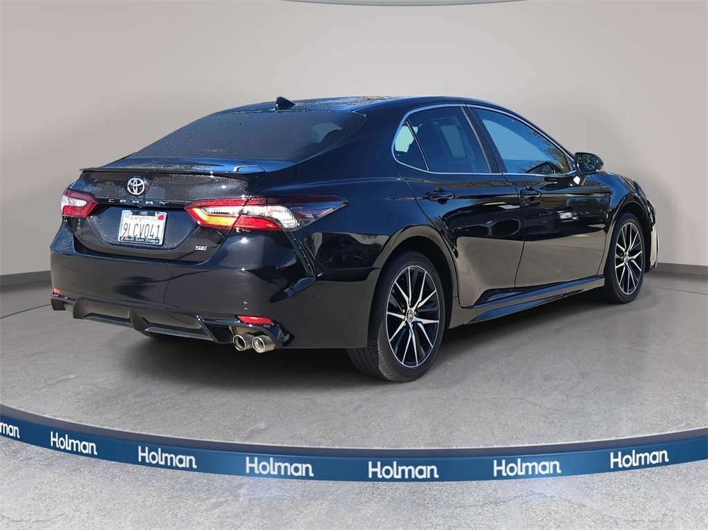 2024 Toyota Camry SE photo 3