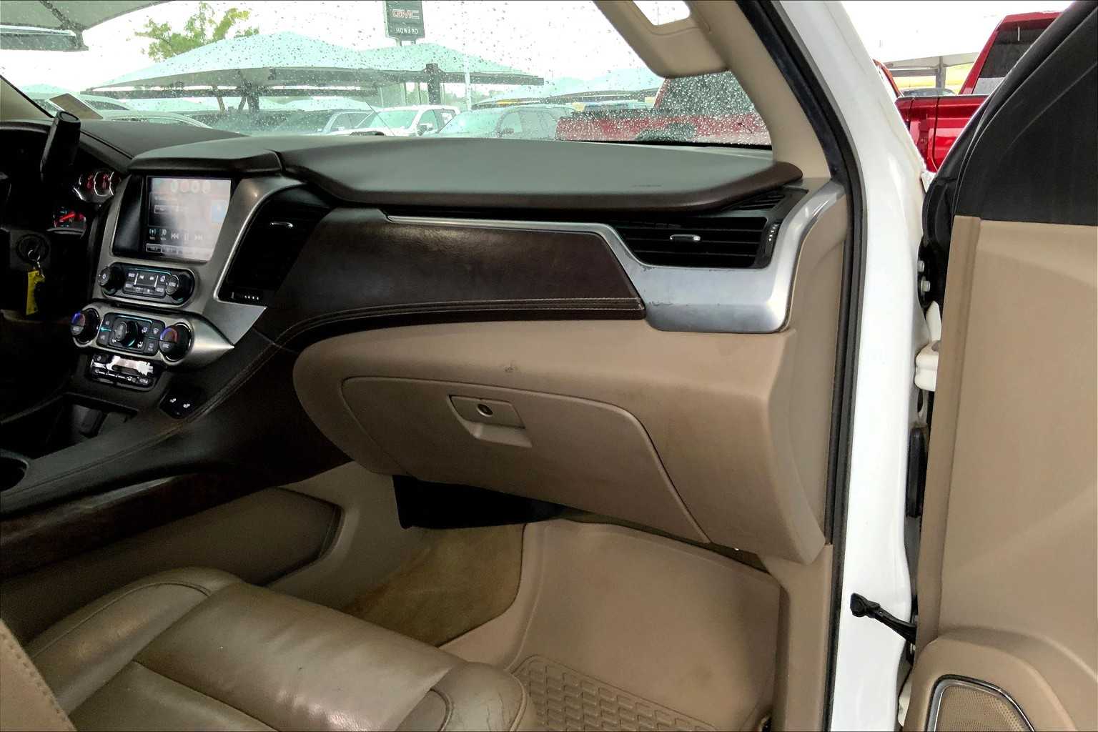 2017 Chevrolet Tahoe LT photo 14
