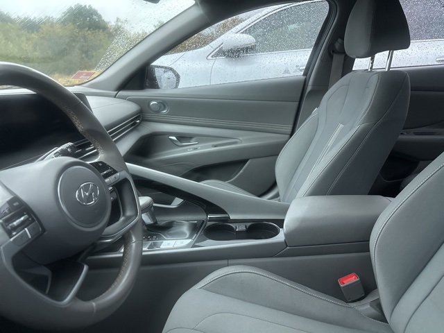 2023 Hyundai Elantra SEL Convenience photo 7