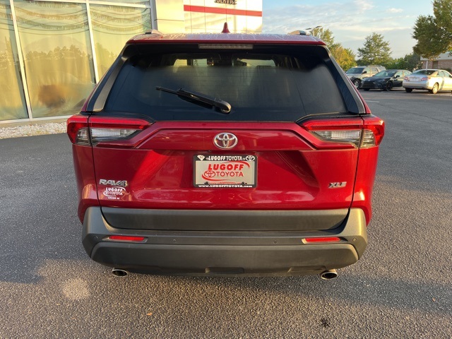 2019 Toyota RAV4 XLE Premium photo 30