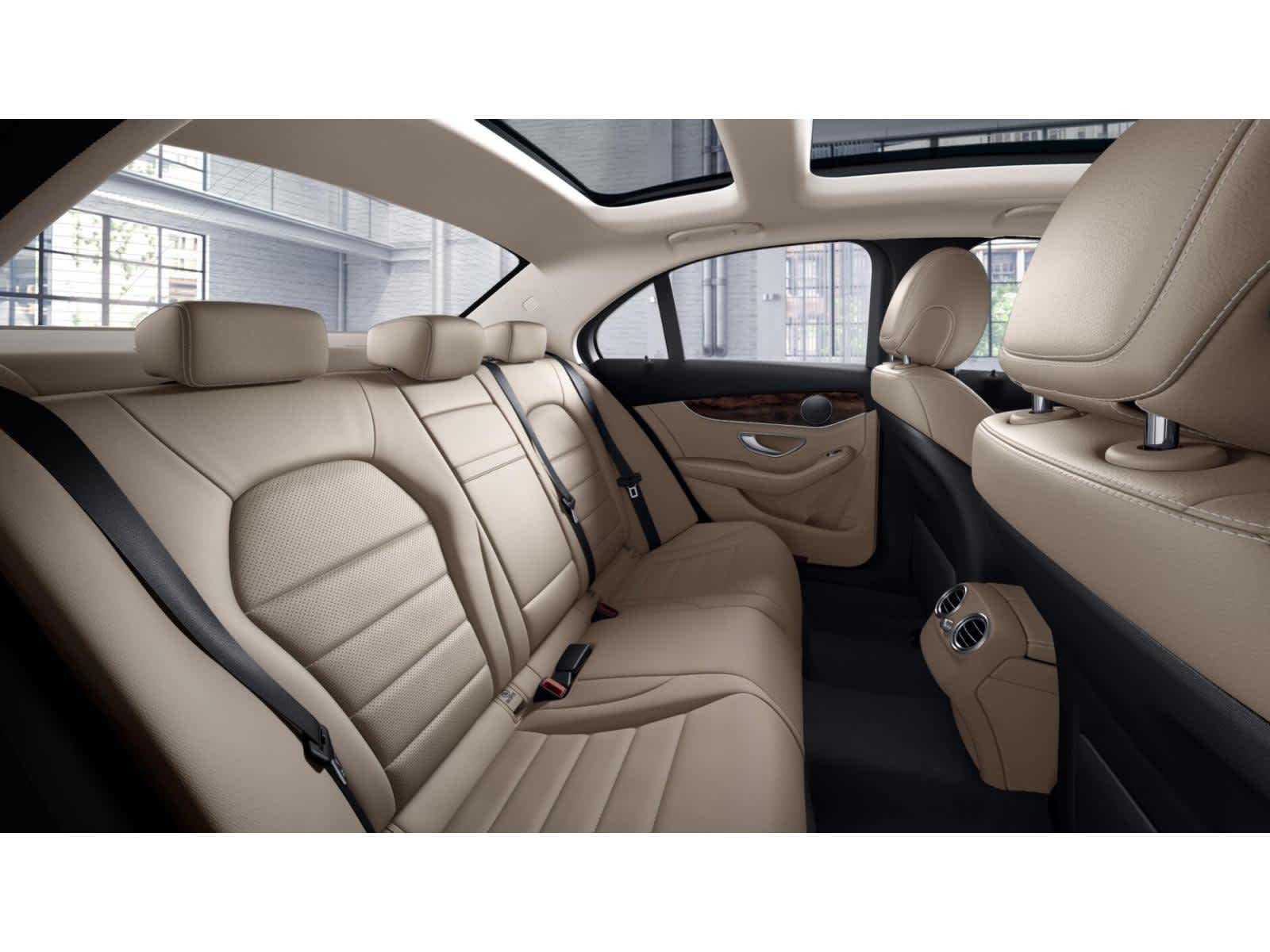 2016 Mercedes Benz C 300 4MATIC photo 4