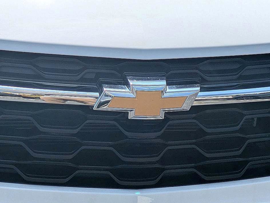 2025 Chevrolet Trax LT photo 28
