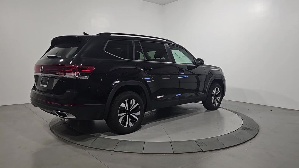 2026 Volkswagen Atlas SE photo 4