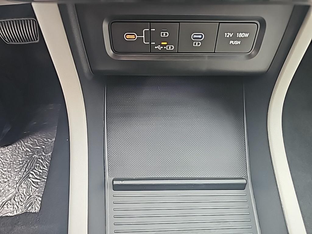 2025 Hyundai Tucson Limited photo 19