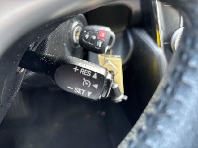 2012 Toyota Camry XLE photo 15