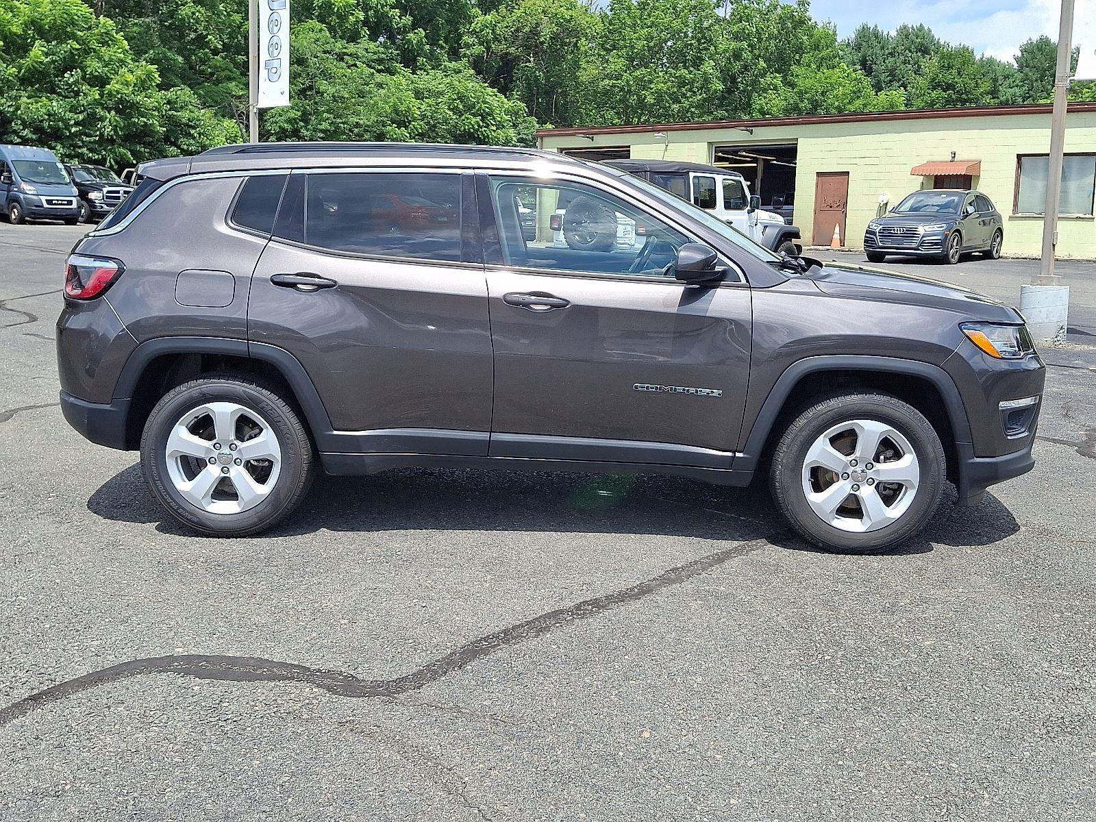 2021 Jeep Compass Latitude photo 4