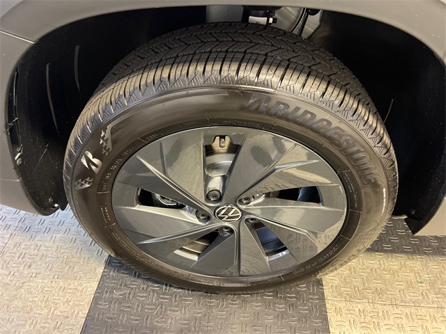 2025 Volkswagen Taos S photo 8