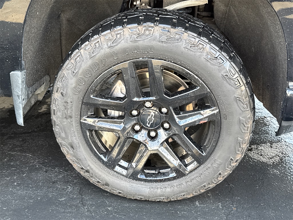 2022 Chevrolet Silverado 1500 LT Trail Boss photo 3
