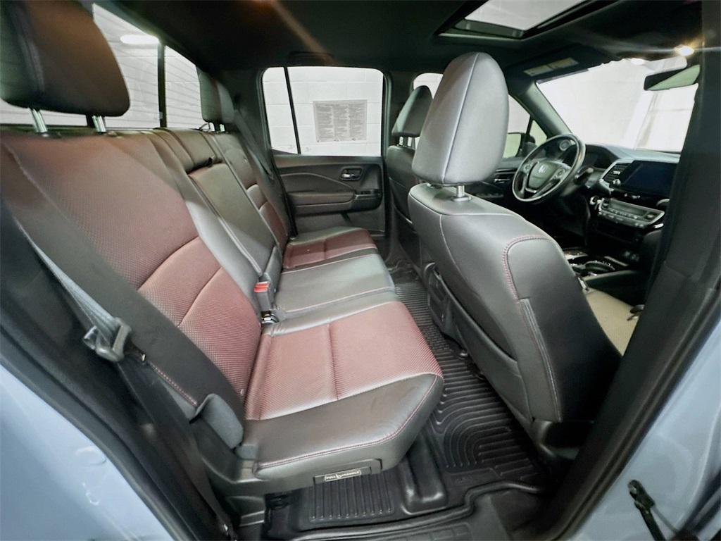 2023 Honda Ridgeline Black Edition photo 18