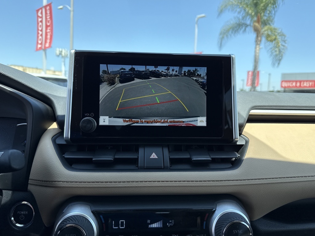 2023 Toyota RAV4 Hybrid XLE photo 25