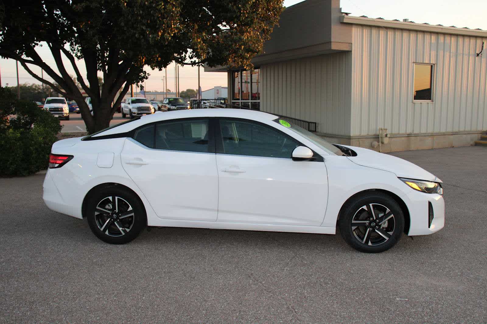 2024 Nissan Sentra SV photo 4