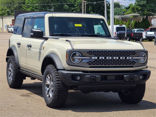 2025 Ford Bronco Badlands photo 2