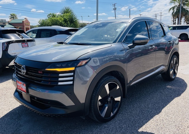 2025 Nissan Kicks SR photo 3