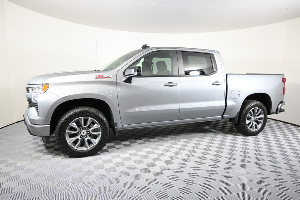 2026 Chevrolet Silverado 1500 RST photo 2